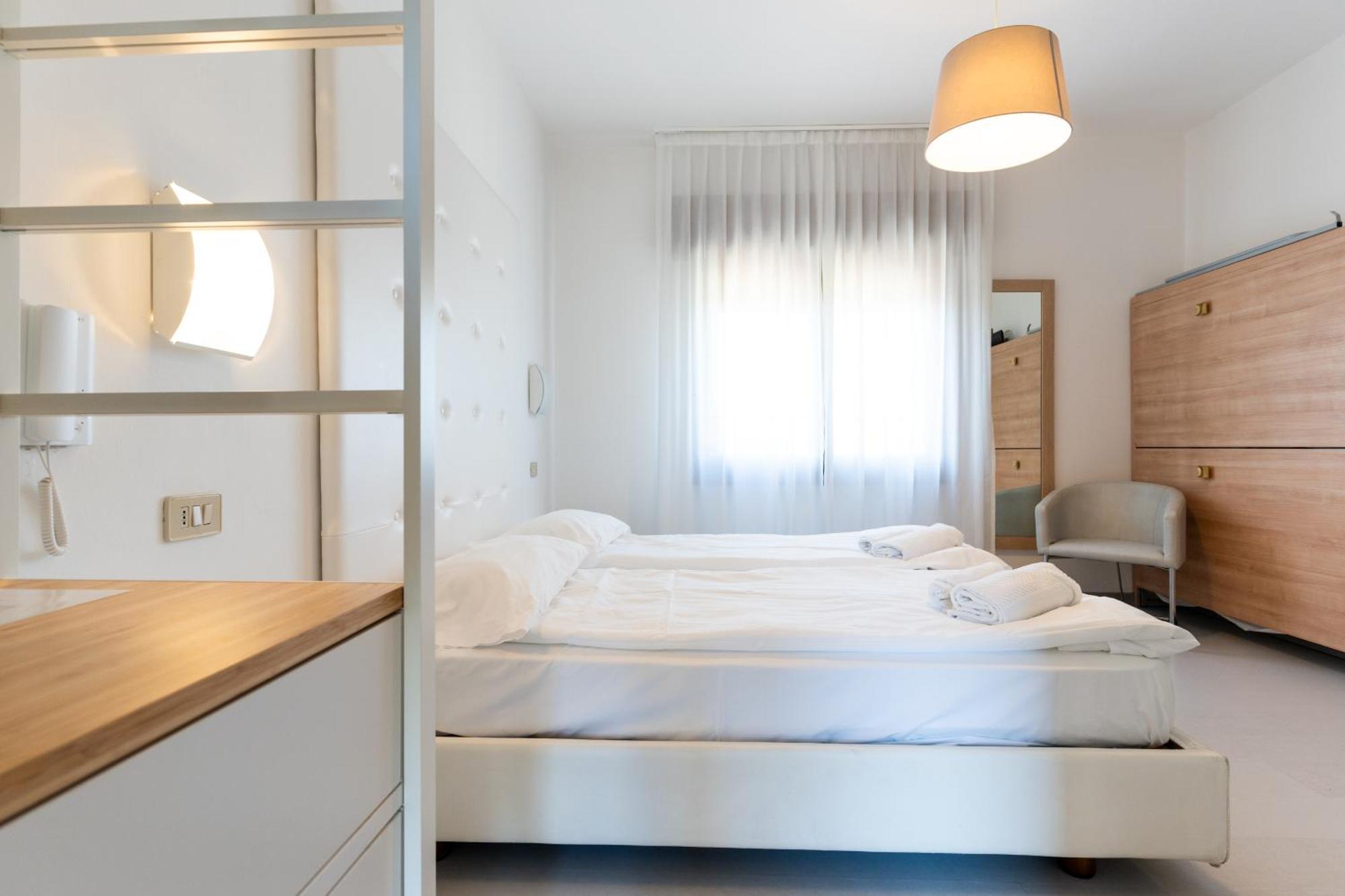 Hotel Regina Caorle Bagian luar foto