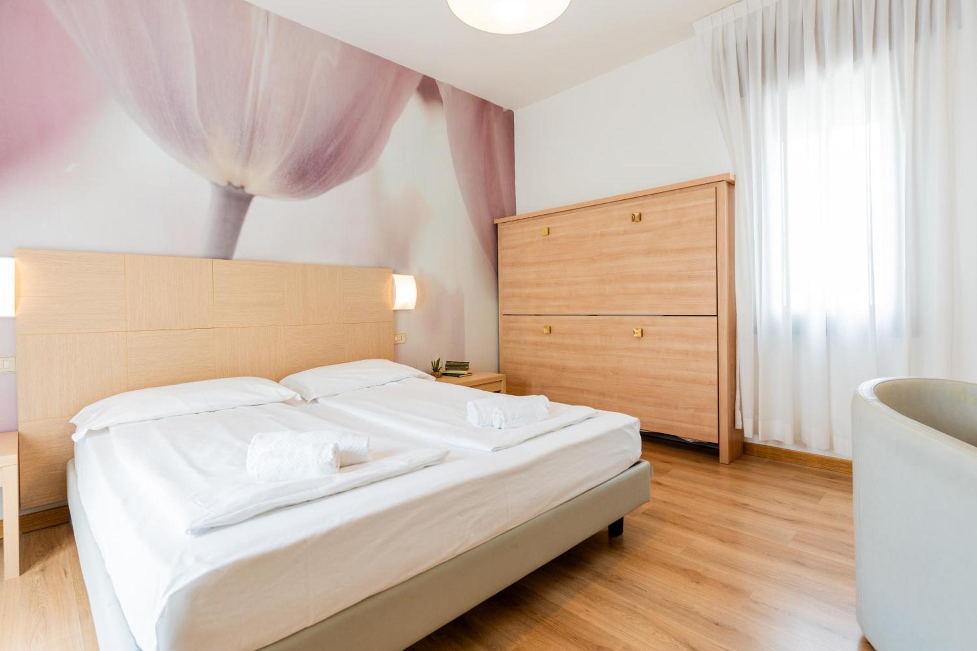 Hotel Regina Caorle Bagian luar foto