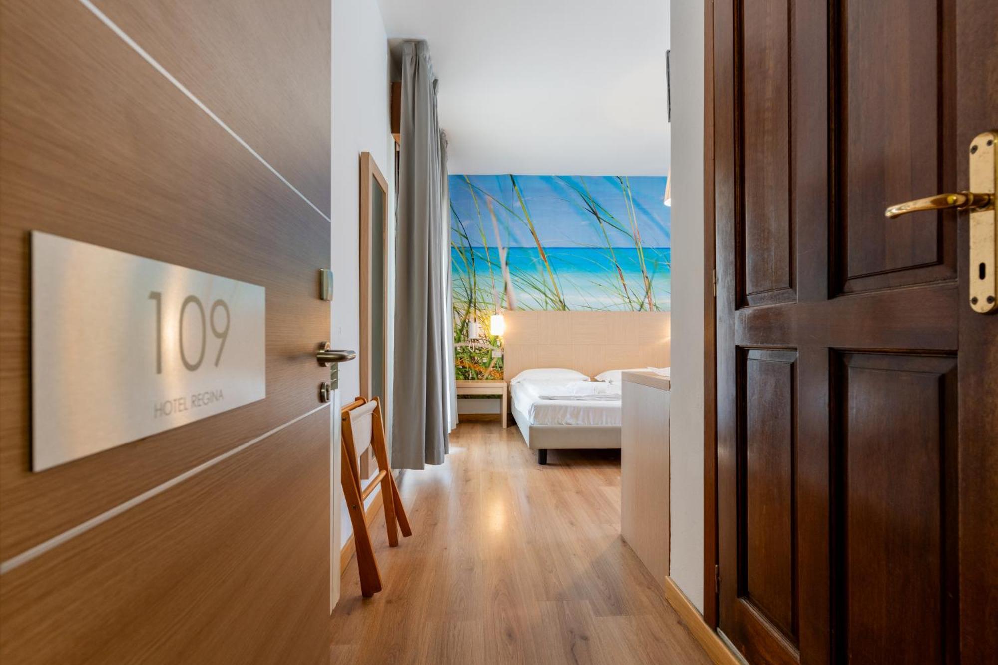 Hotel Regina Caorle Bagian luar foto